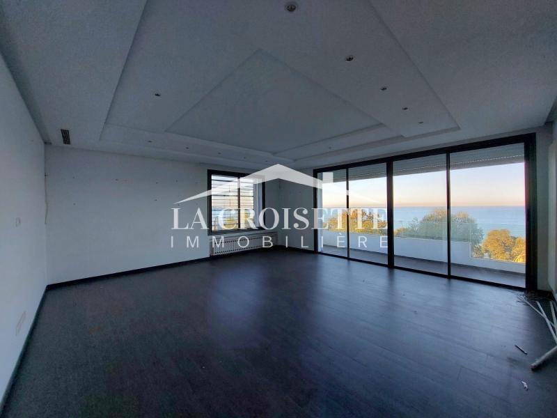 Appartement S+3 vue sur mer avec piscine à La Marsa